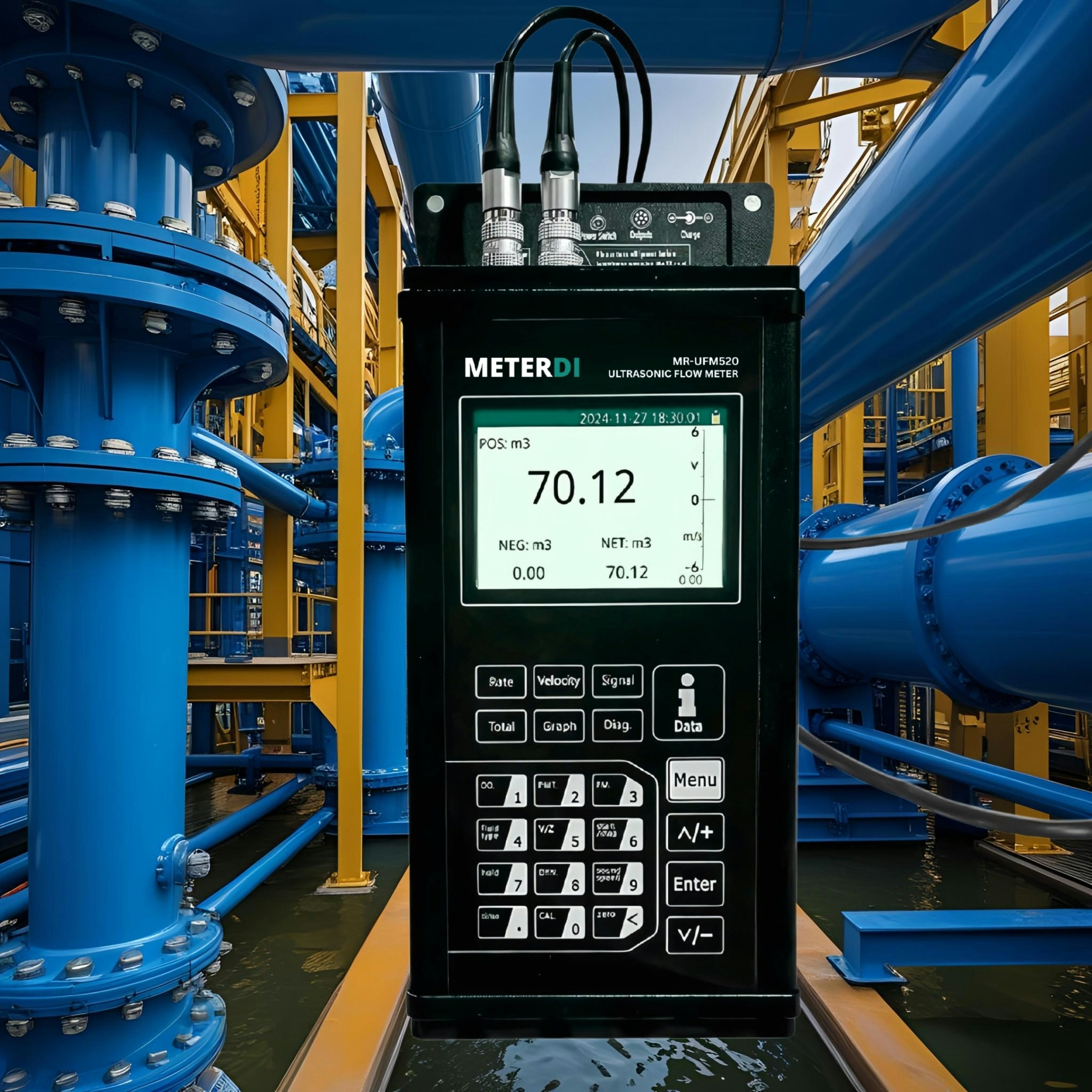 Ultrasonic flow meter MR-UFM520 measuring water flow in industrial pipeline